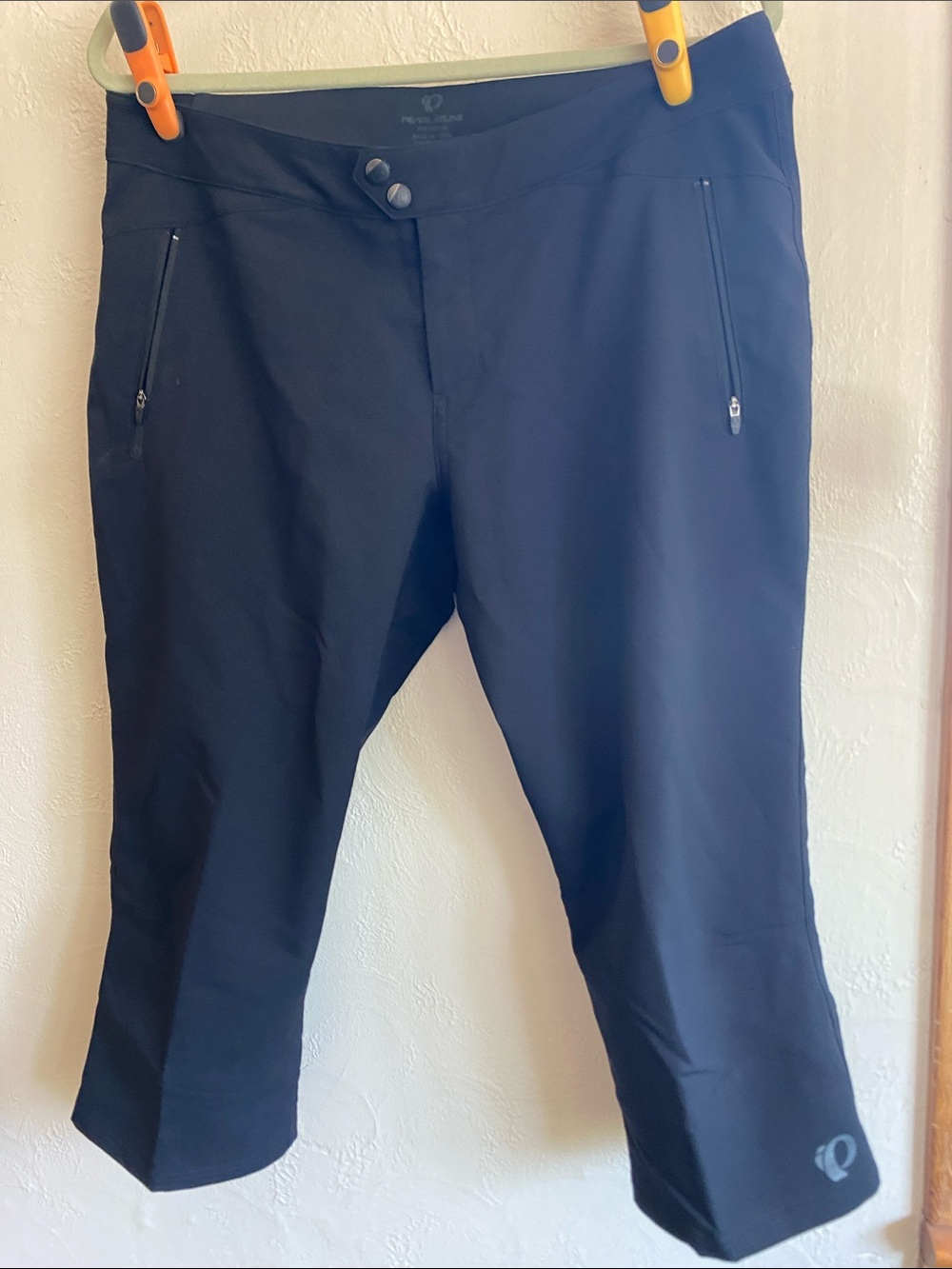 Pearl Izumi Men’s Black Performance Capri Joggers